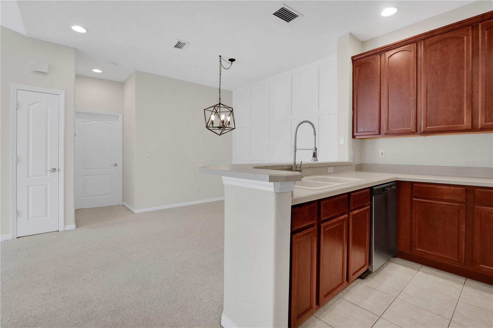 CHATEAU CONDOMINIUMS AT MAGNOLIA POINTE PHASE IV - Residential