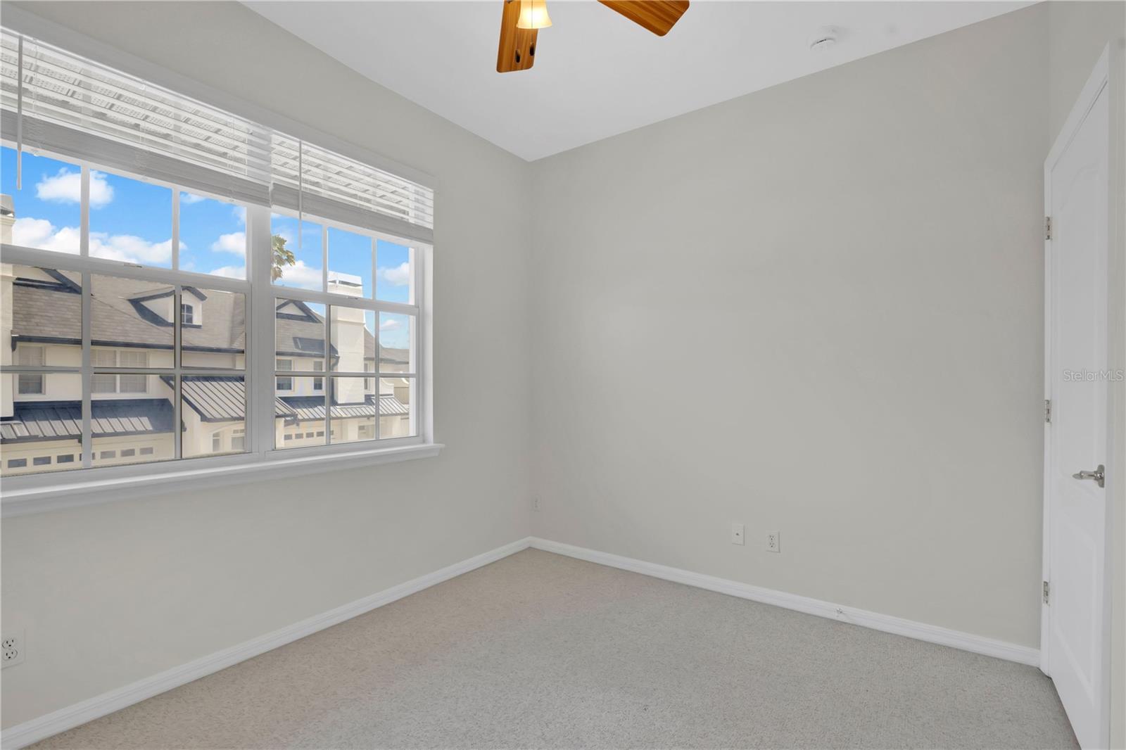 CHATEAU CONDOMINIUMS AT MAGNOLIA POINTE PHASE IV - Residential