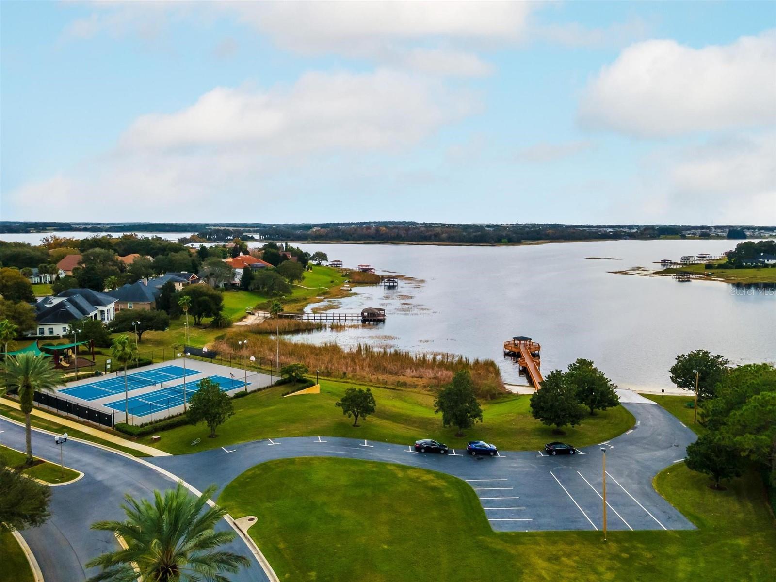 CHATEAU CONDOMINIUMS AT MAGNOLIA POINTE PHASE IV - Residential