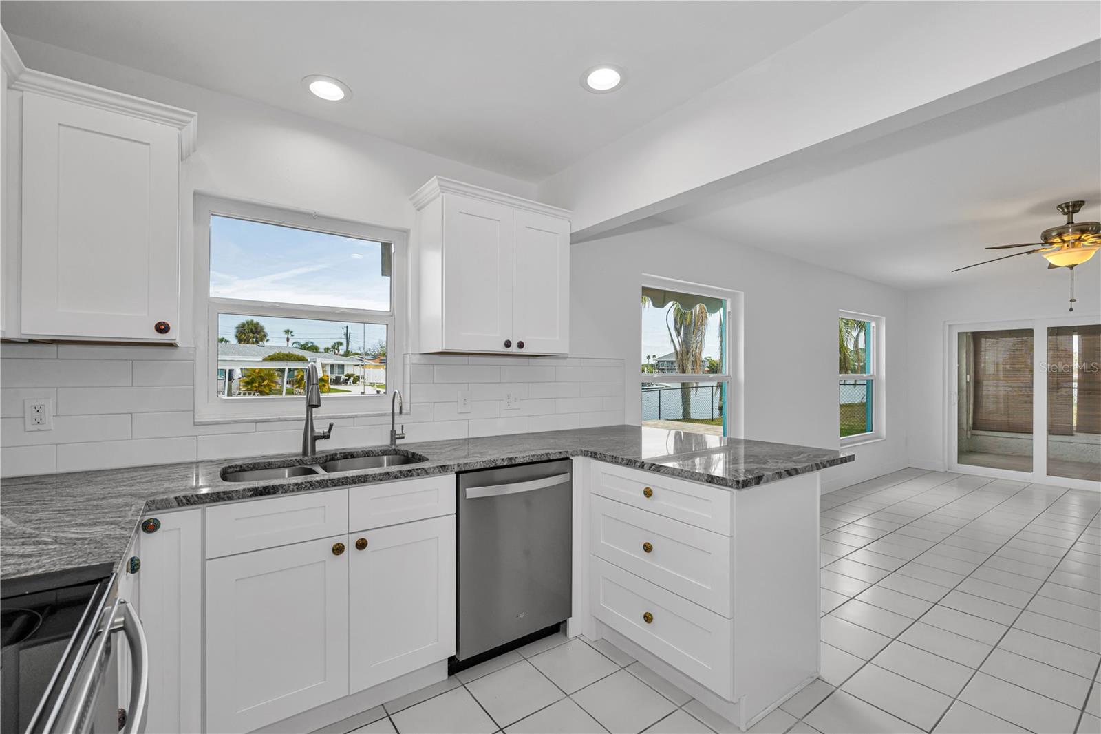 HARBOR ISLES - Residential