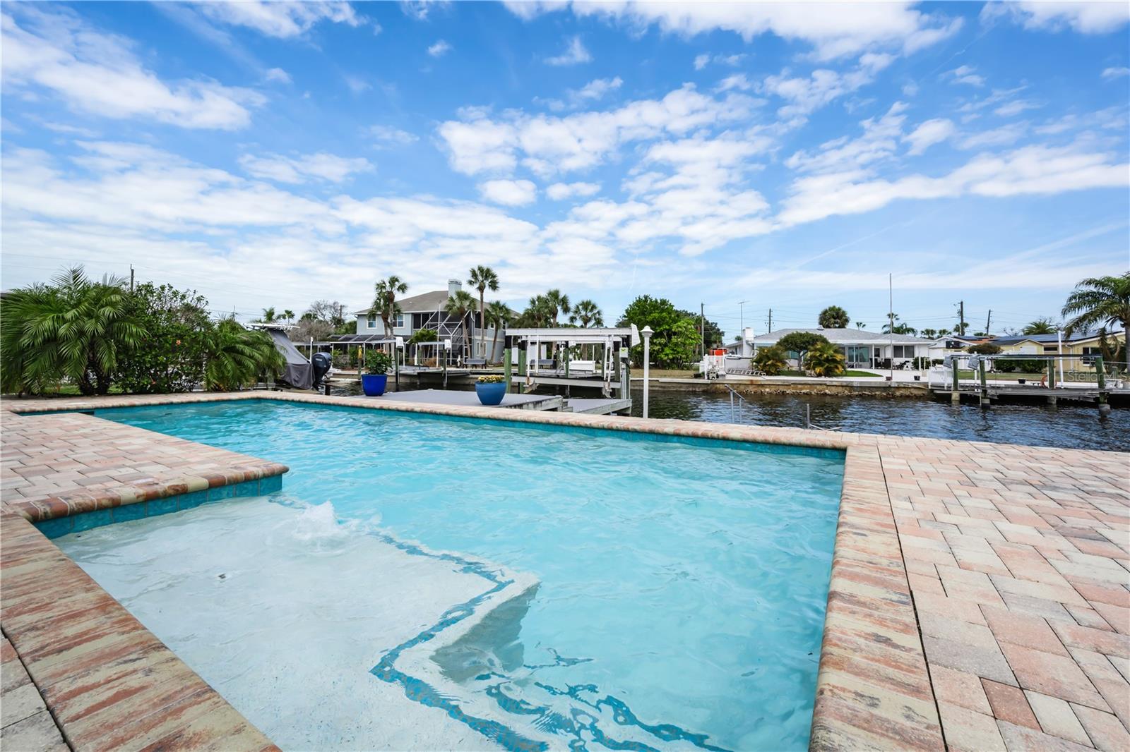 HARBOR ISLES - Residential