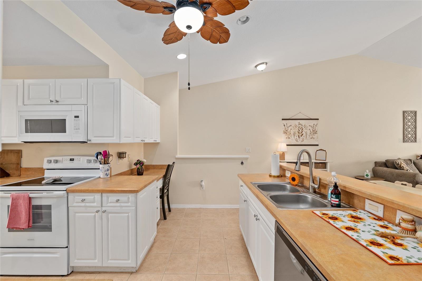 LAKESIDE LANDINGS ANCHOR VILLAS/LK MIONA - Residential