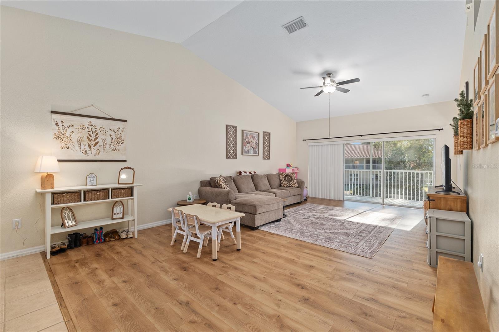 LAKESIDE LANDINGS ANCHOR VILLAS/LK MIONA - Residential