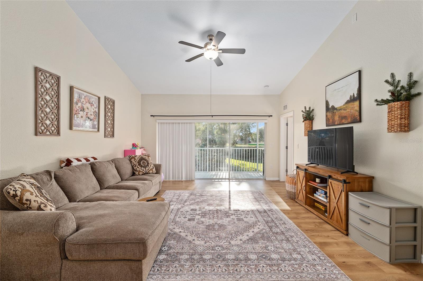 LAKESIDE LANDINGS ANCHOR VILLAS/LK MIONA - Residential