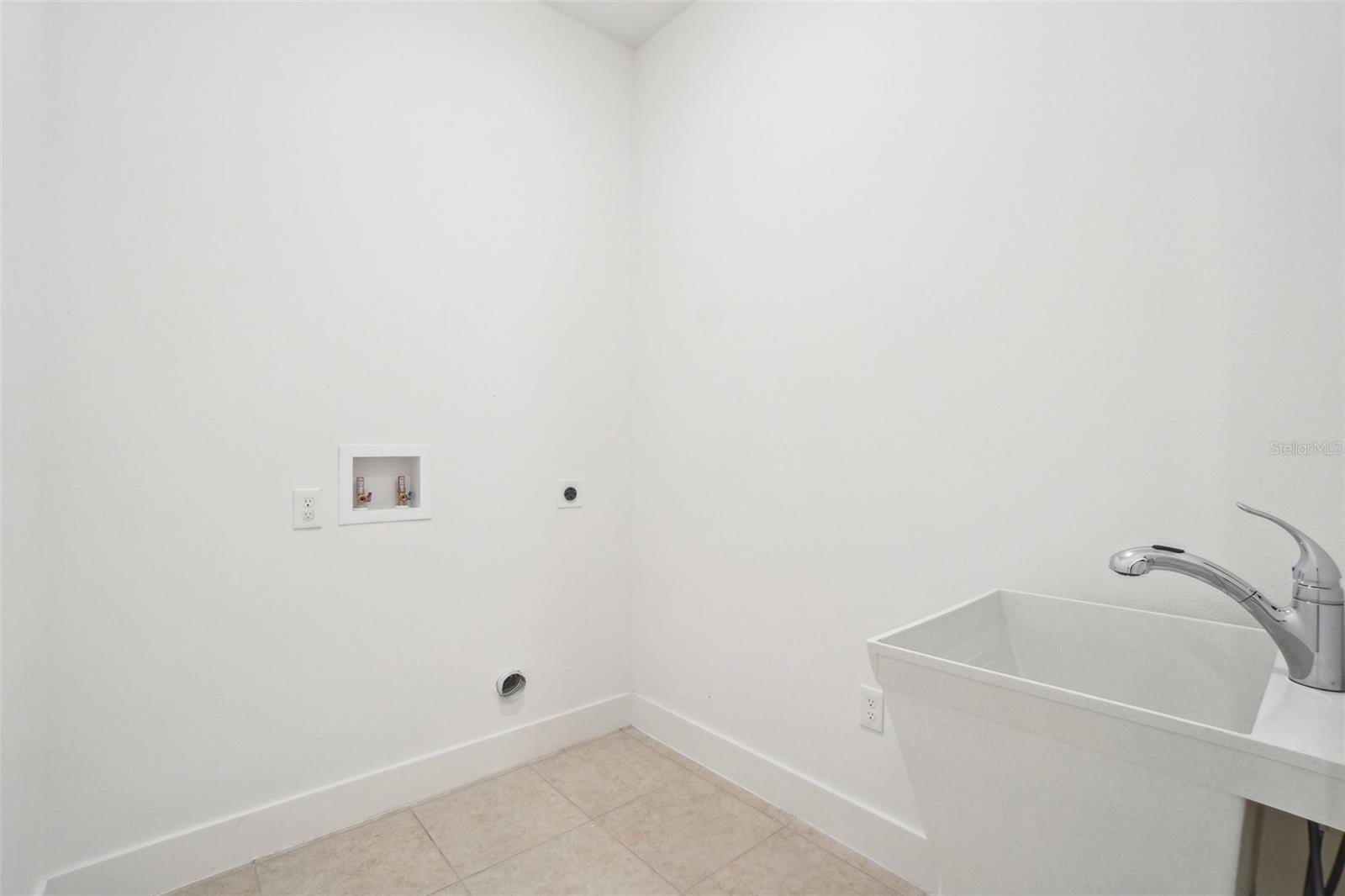 WOODS OF LAKE HELEN - Residential