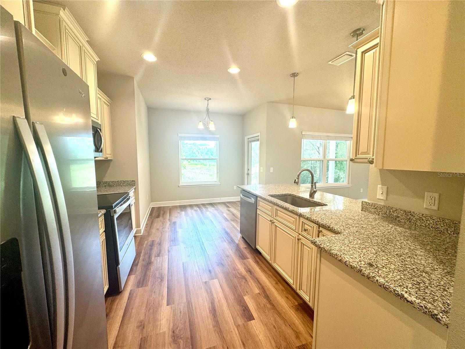 WILLISTON HIGHLANDS GOLF & COUNTRY CLUB ESTS - Residential
