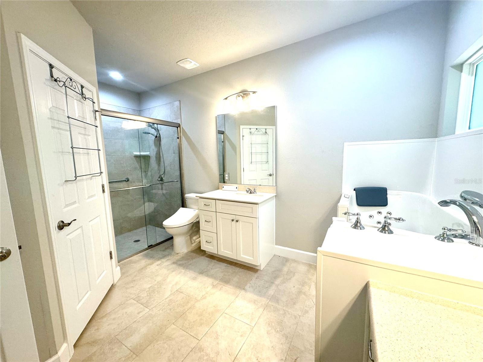 WILLISTON HIGHLANDS GOLF & COUNTRY CLUB ESTS - Residential