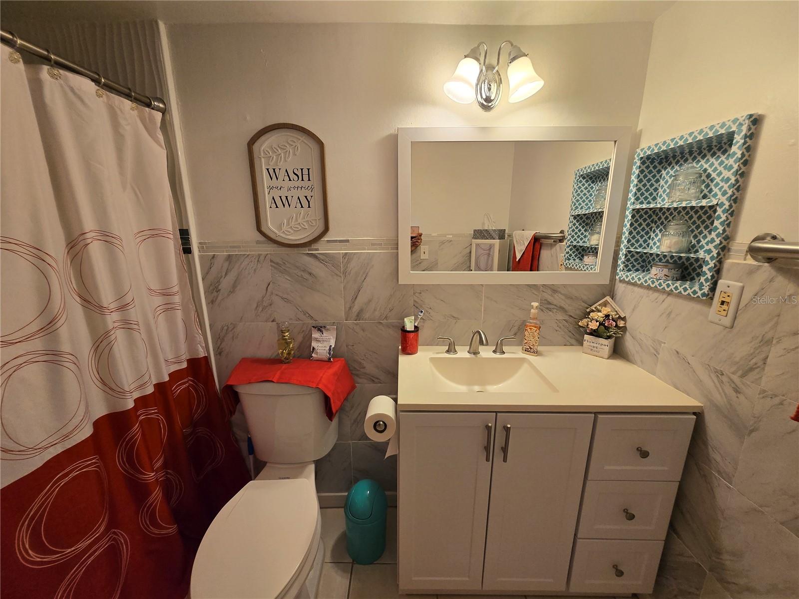 COMMODORE PLACE CONDO - Residential