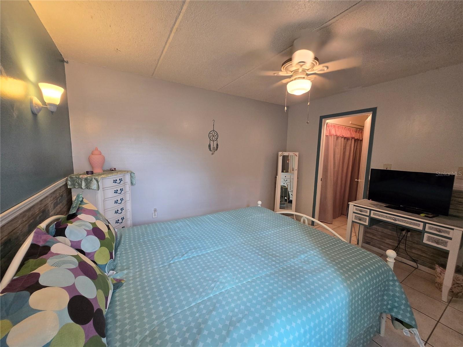 COMMODORE PLACE CONDO - Residential