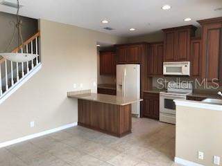 SPINNAKER COVE TWNHMS - Residential Lease