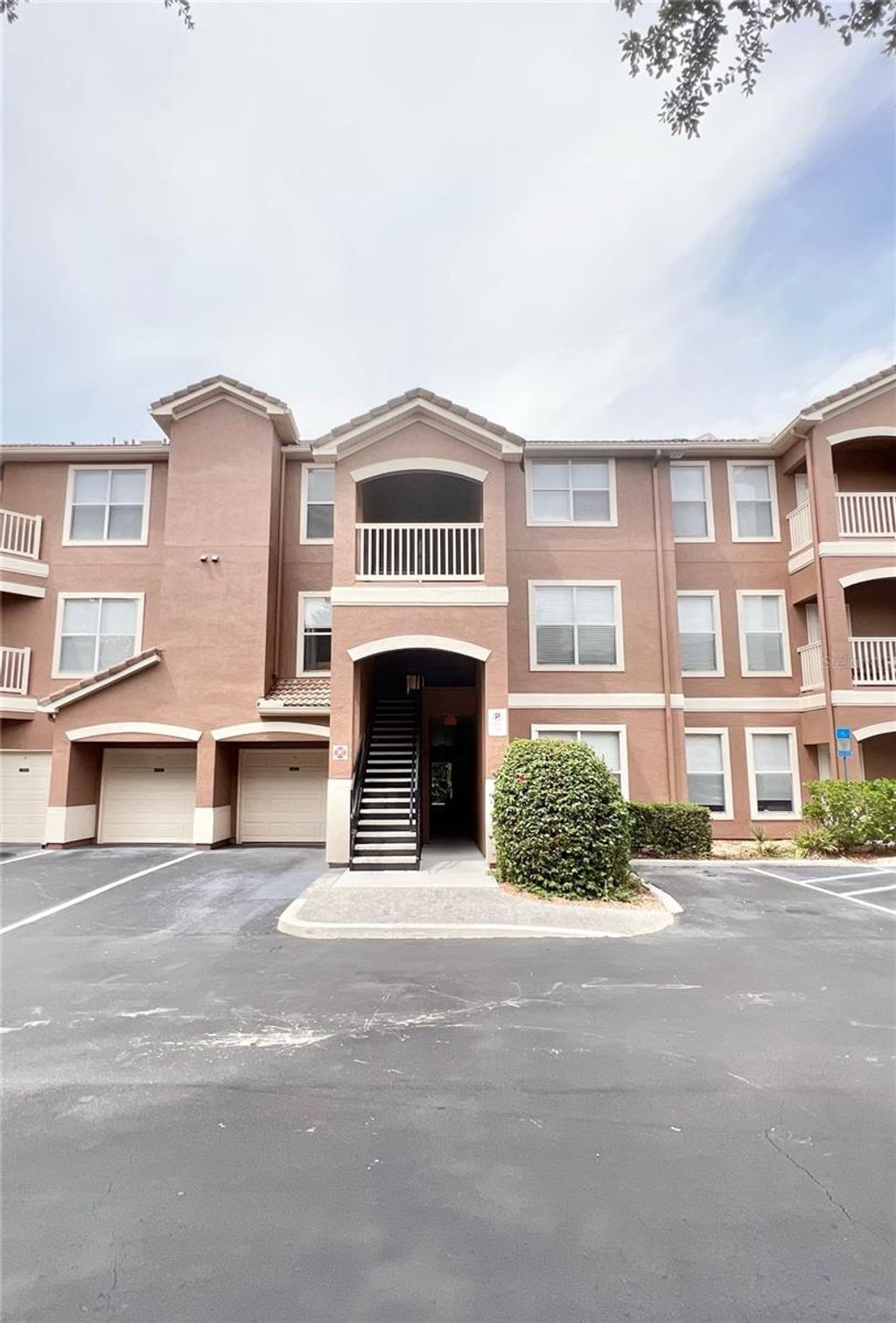 Photo of 8836 Villa View Circle #306, Orlando, FL 32821 (MLS # O6391964)