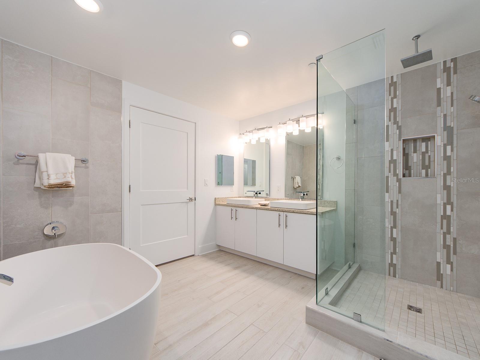 PURA VIDA RESIDENCES CONDO - Residential