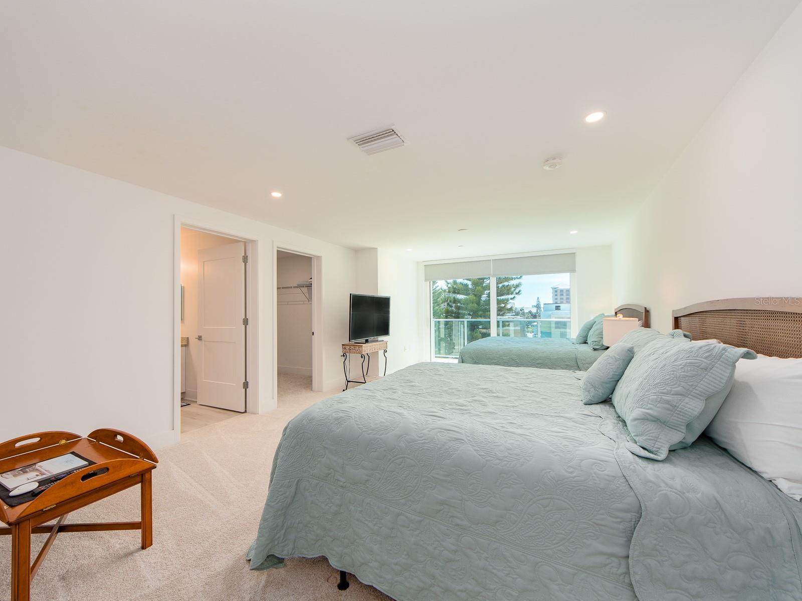 PURA VIDA RESIDENCES CONDO - Residential