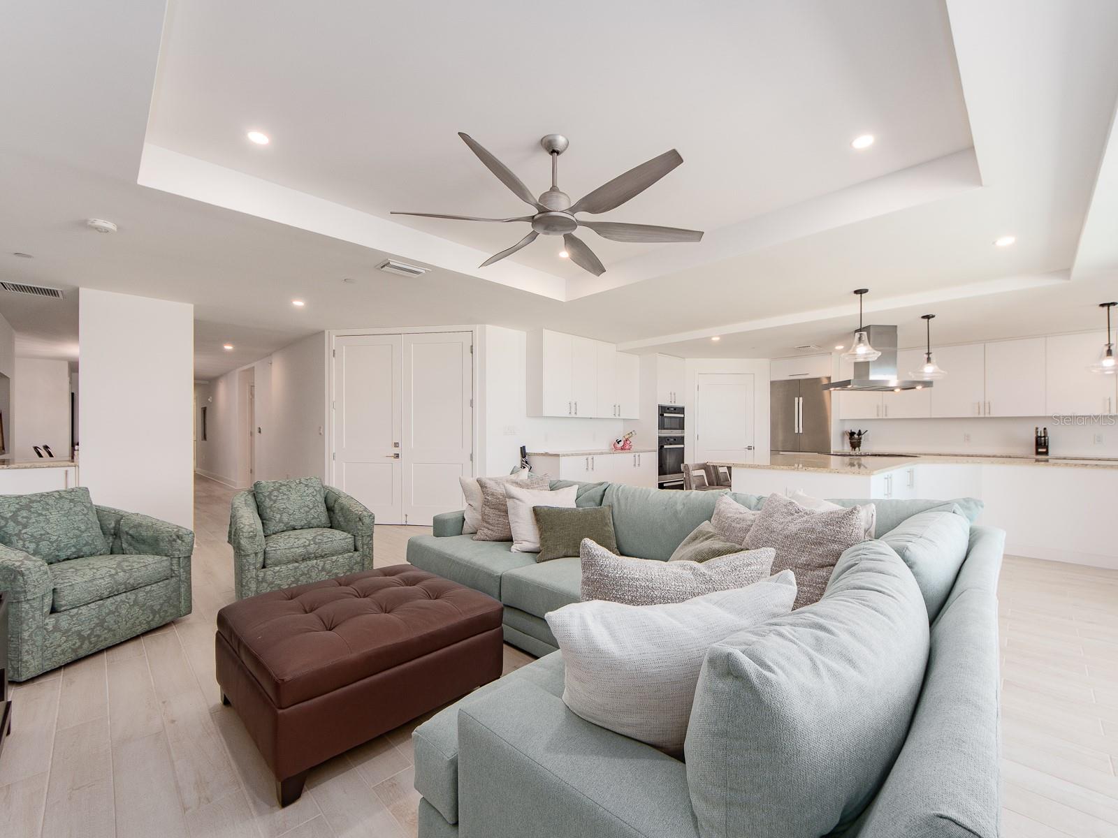 PURA VIDA RESIDENCES CONDO - Residential