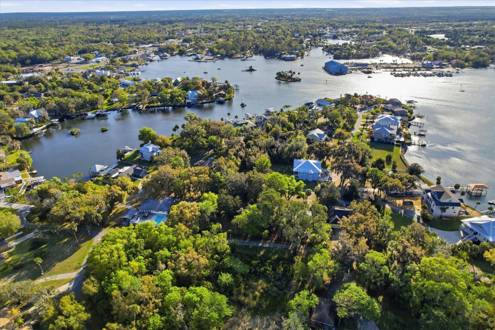 MAGNOLIA SHORES - Land