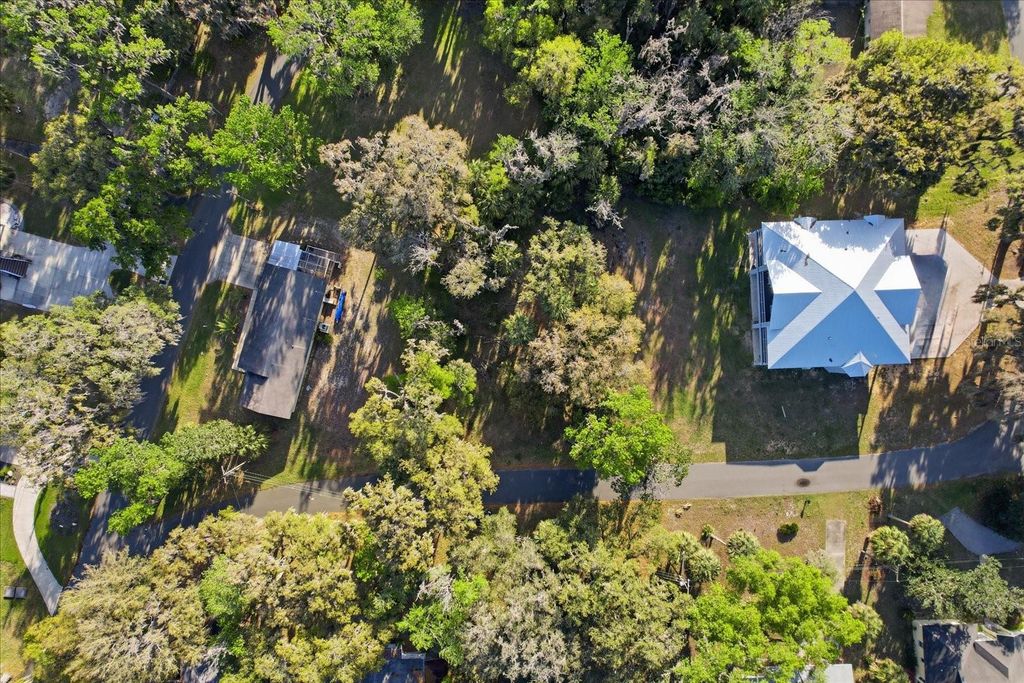 Photo of 20 NW Magnolia Circle, Crystal River, FL 34428 (MLS # O6391830)