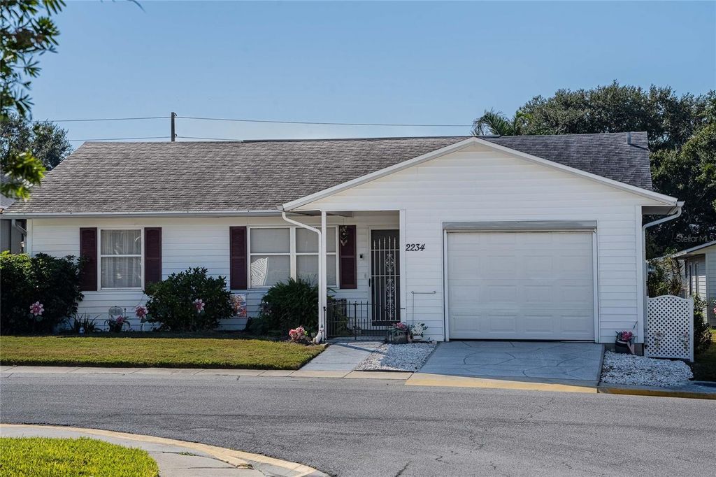 Photo of 2234 Sea Island Cir N, Lakeland, FL 33810 (MLS # L4957304)