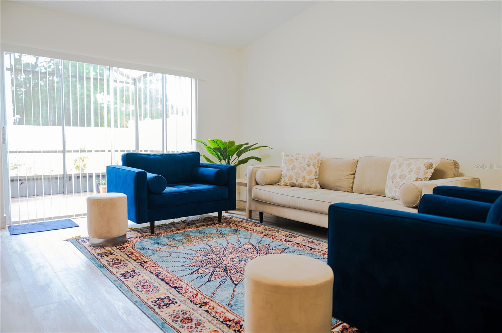 CASCADE OAKS - Residential