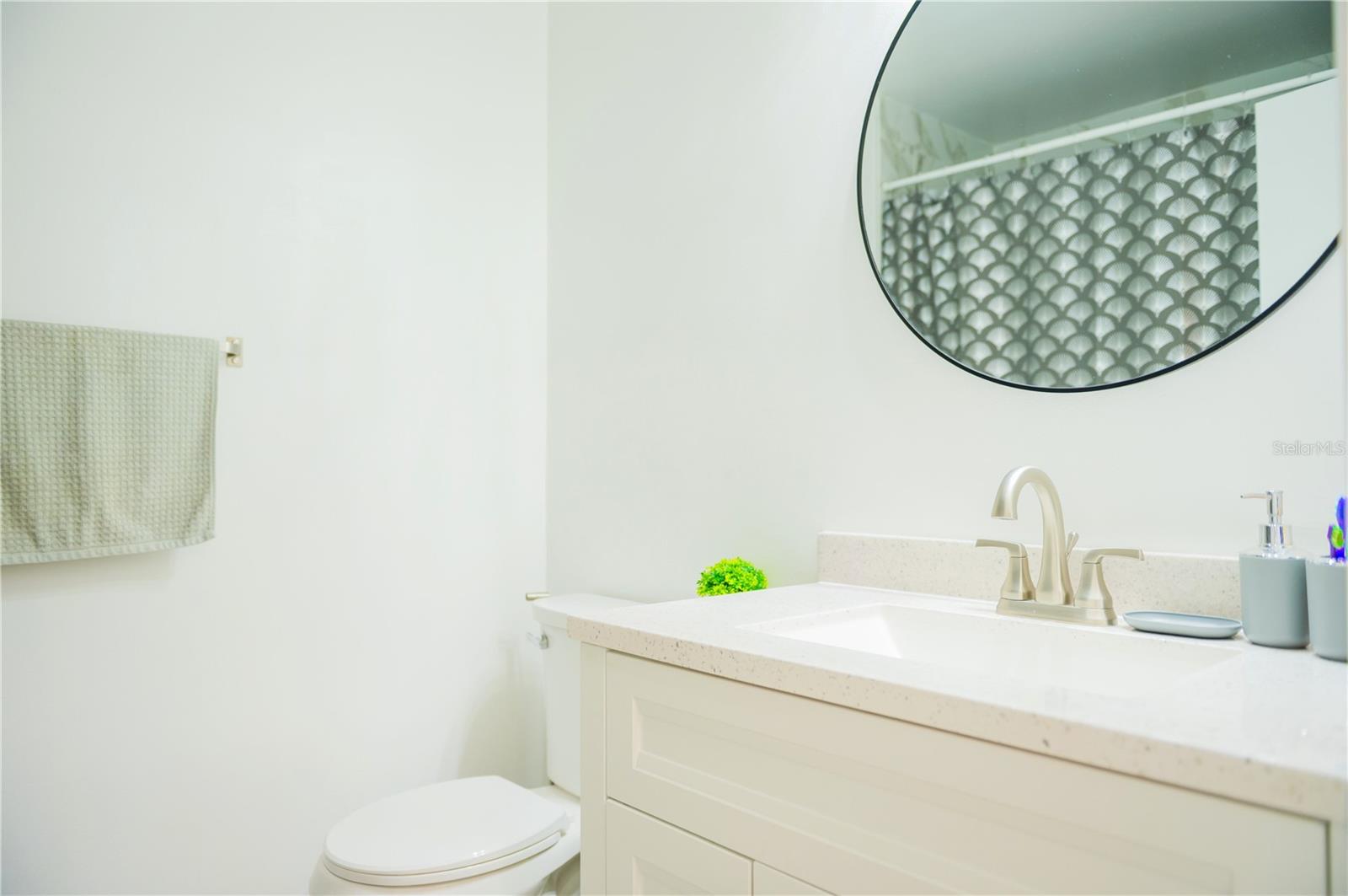 CASCADE OAKS - Residential