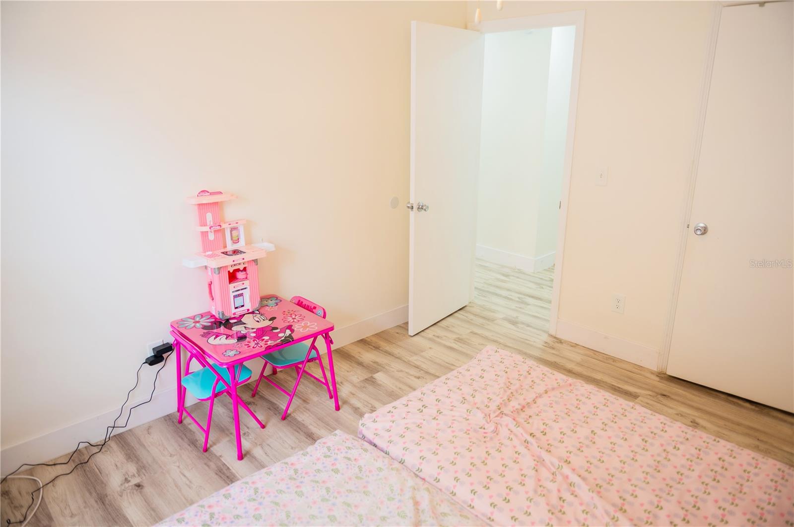 CASCADE OAKS - Residential