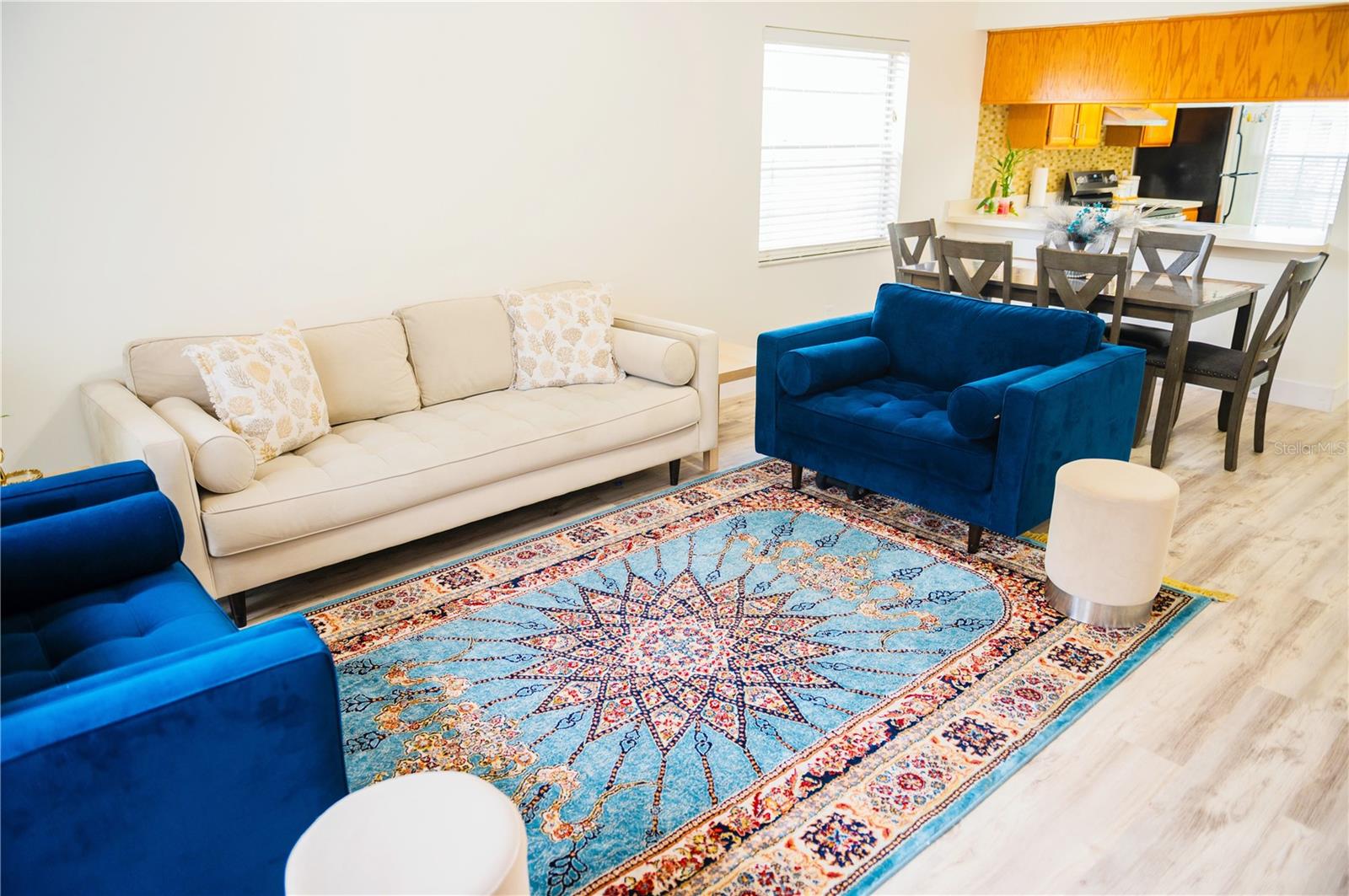 CASCADE OAKS - Residential