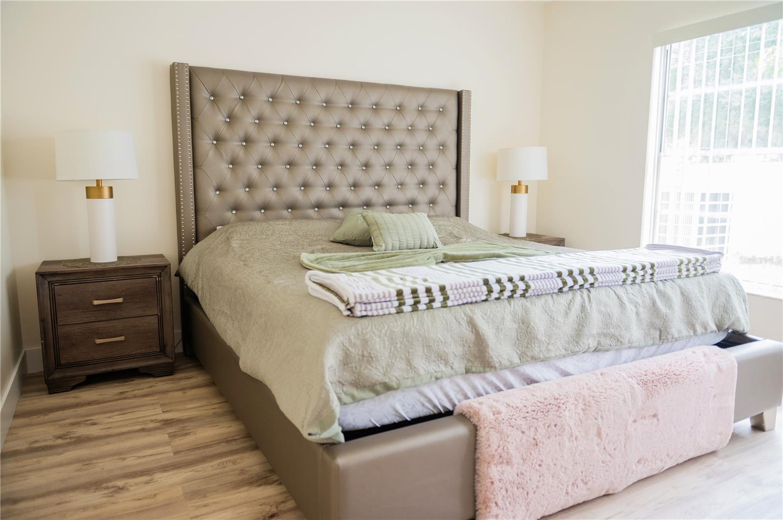 CASCADE OAKS - Residential