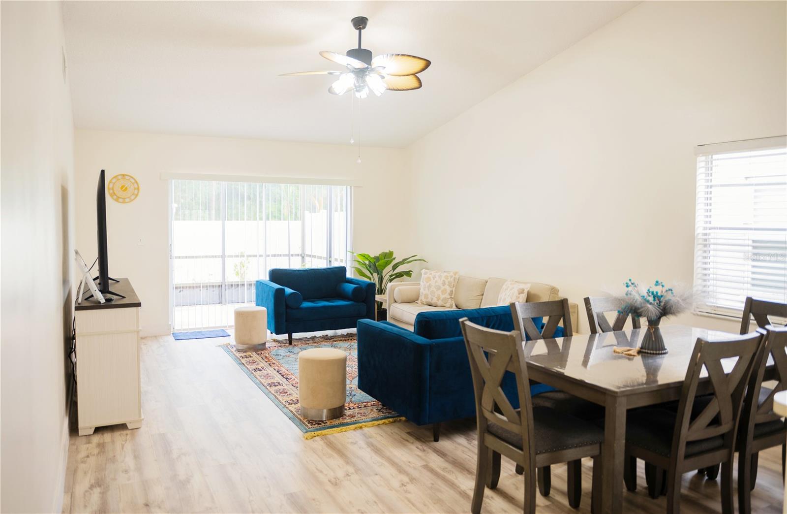 CASCADE OAKS - Residential