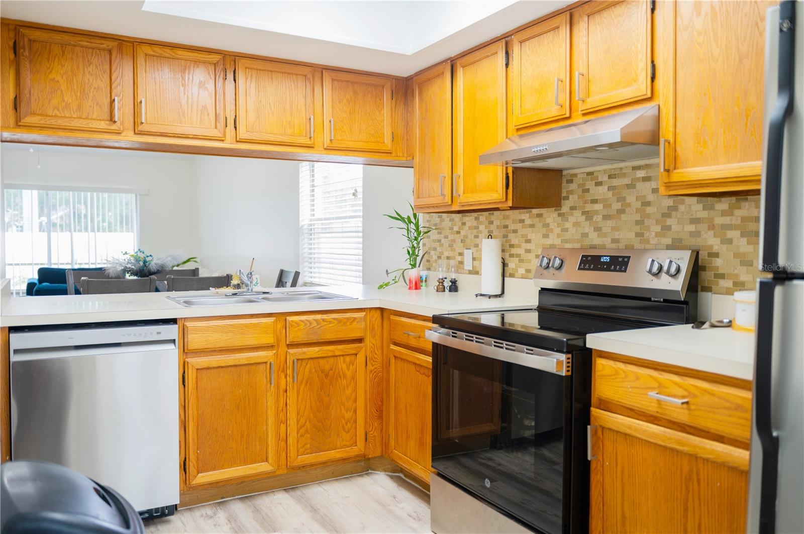 CASCADE OAKS - Residential