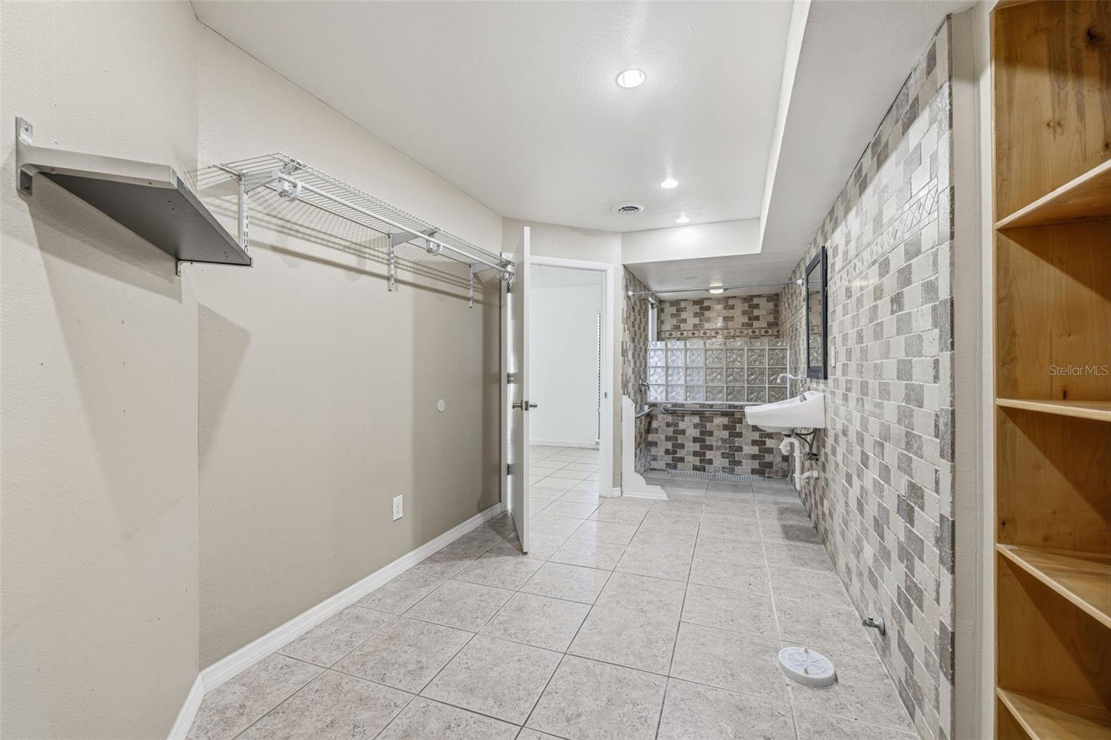 BRAE-MOOR SOUTH - Residential Lease