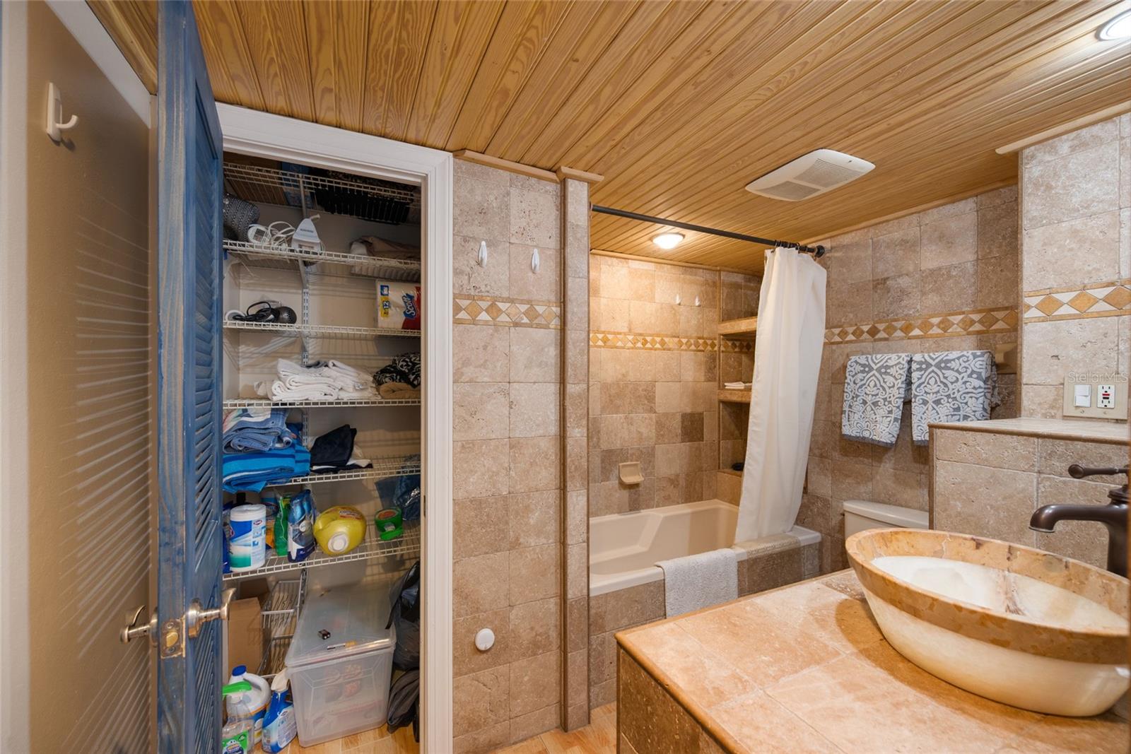 REGATTA BEACH CLUB CONDO - Residential