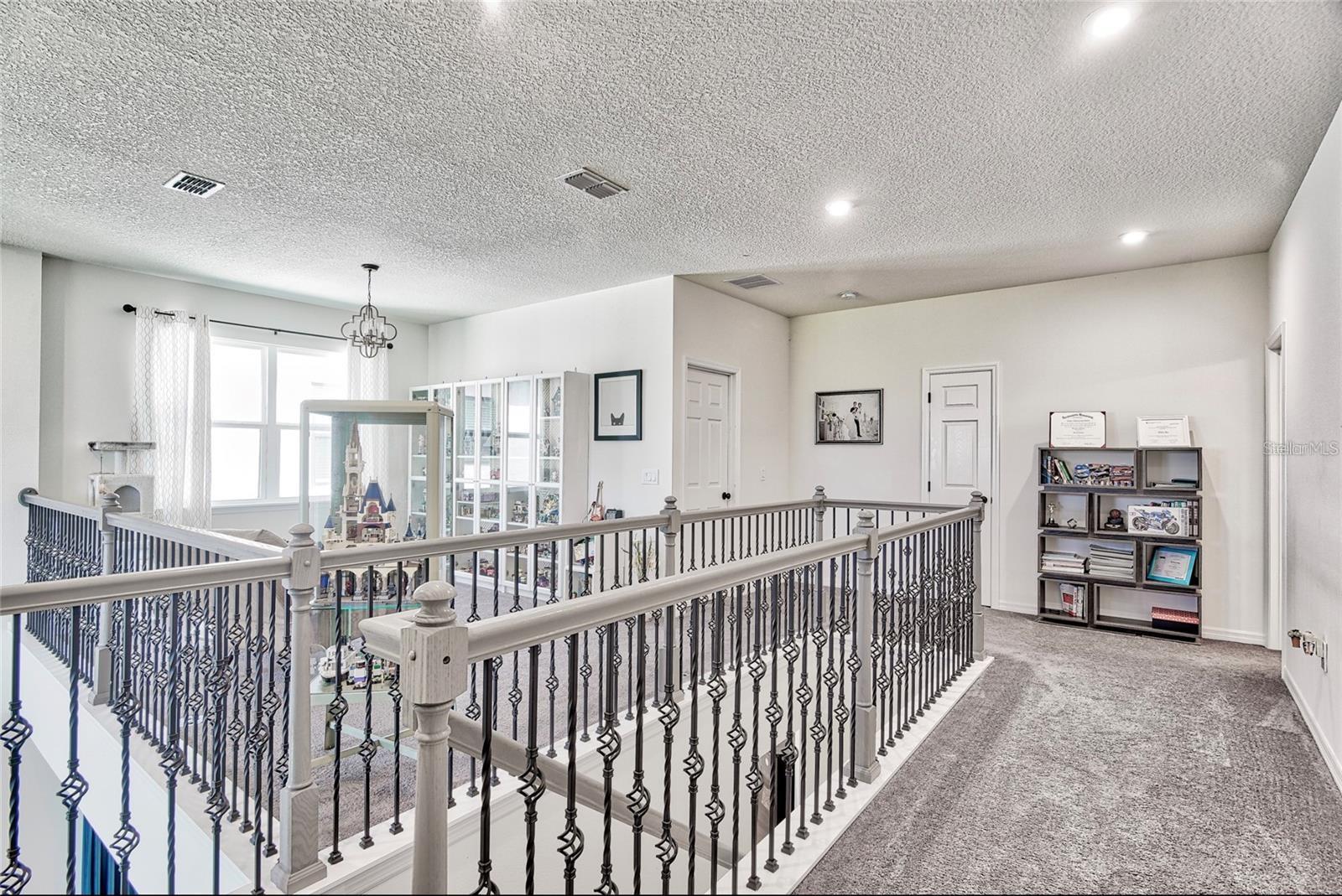 MEADOWS AT HAWKS CREST - Residential Lease