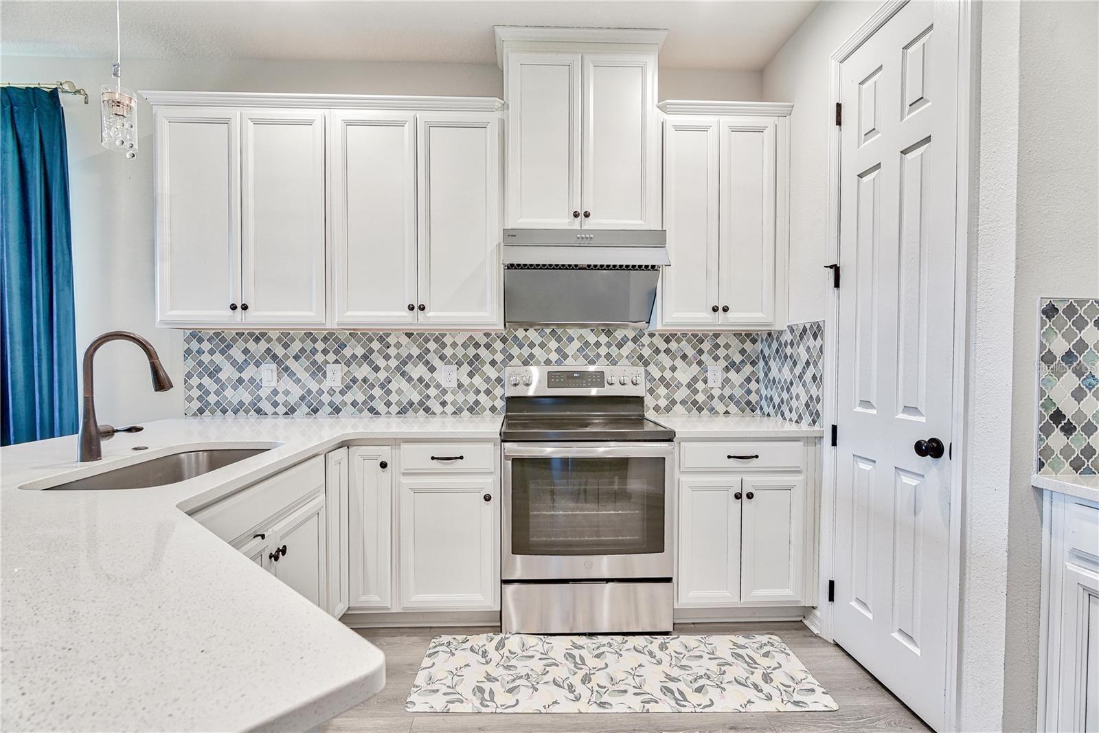 MEADOWS AT HAWKS CREST - Residential Lease