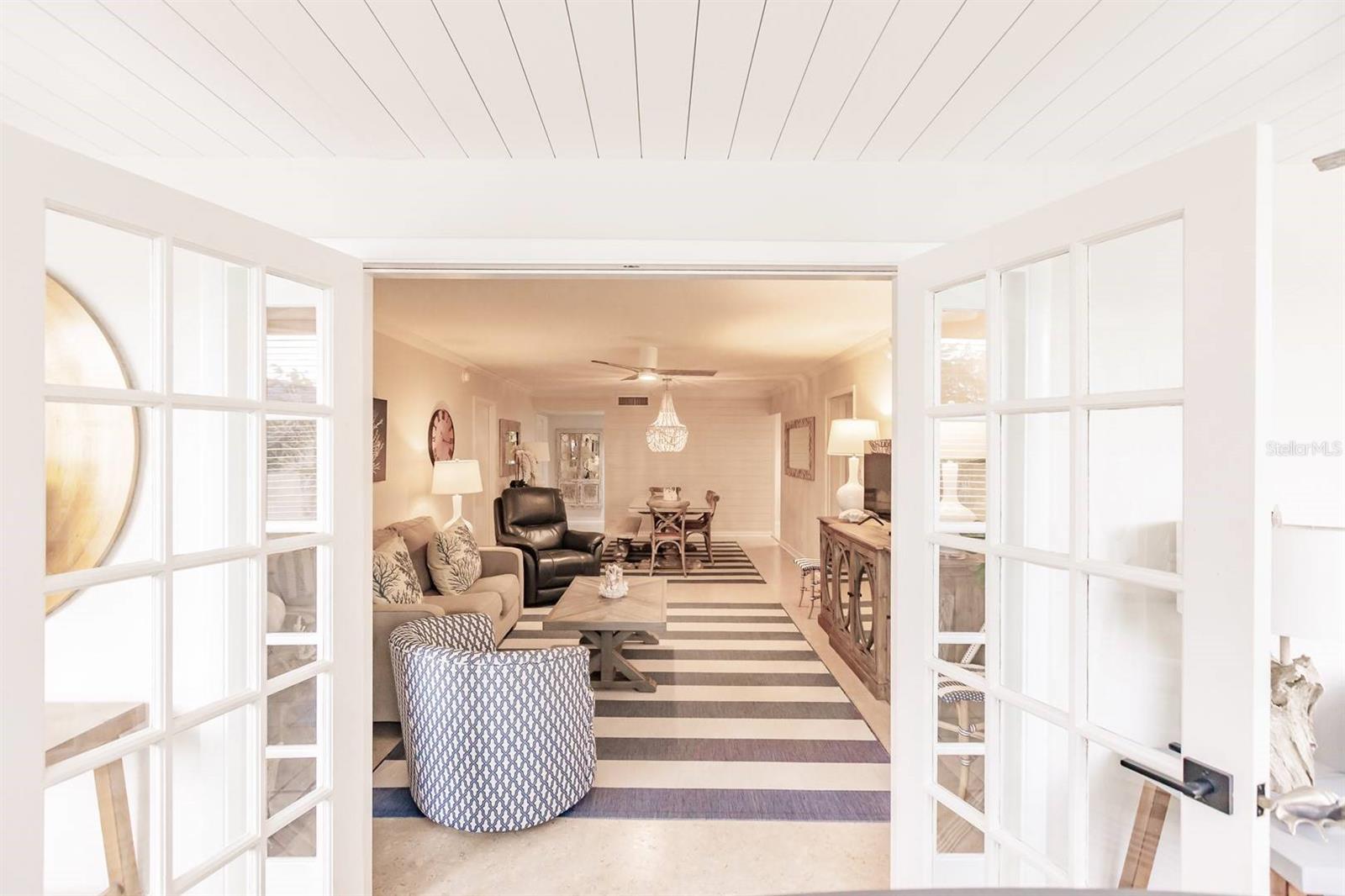 PEPPERTREE BAY IV - Residential Lease