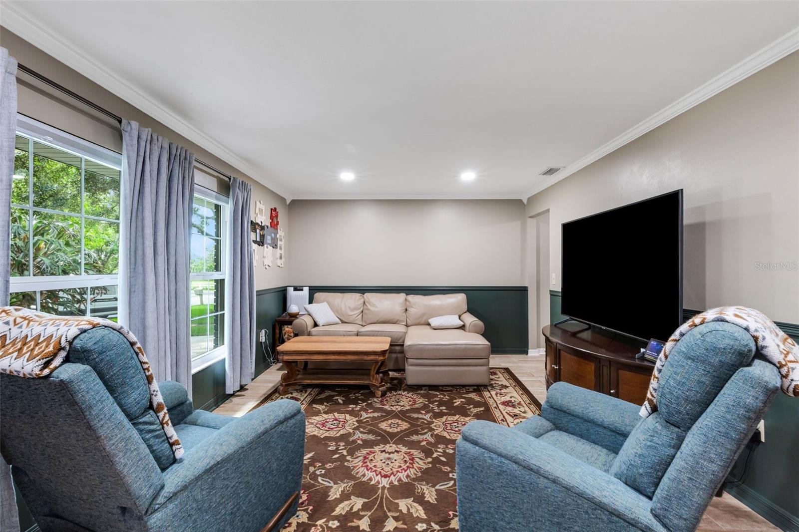 4614 VALLEY VIEW DRIVE E
