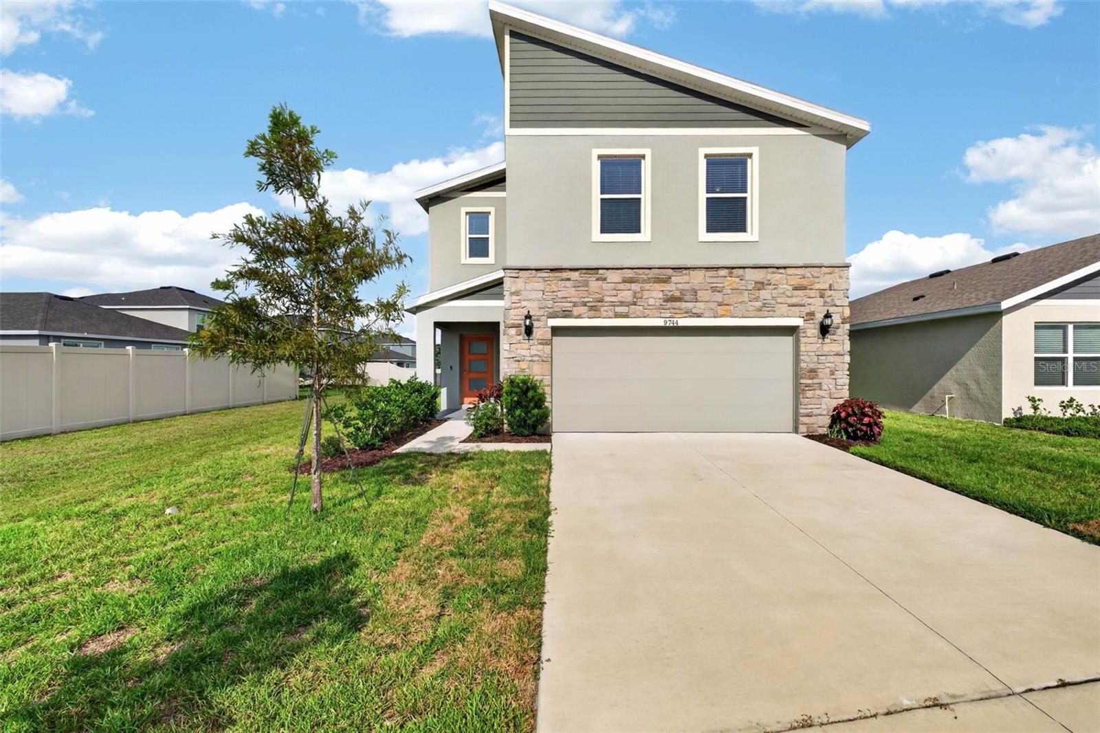 9744 CRESCENT RAY DRIVE