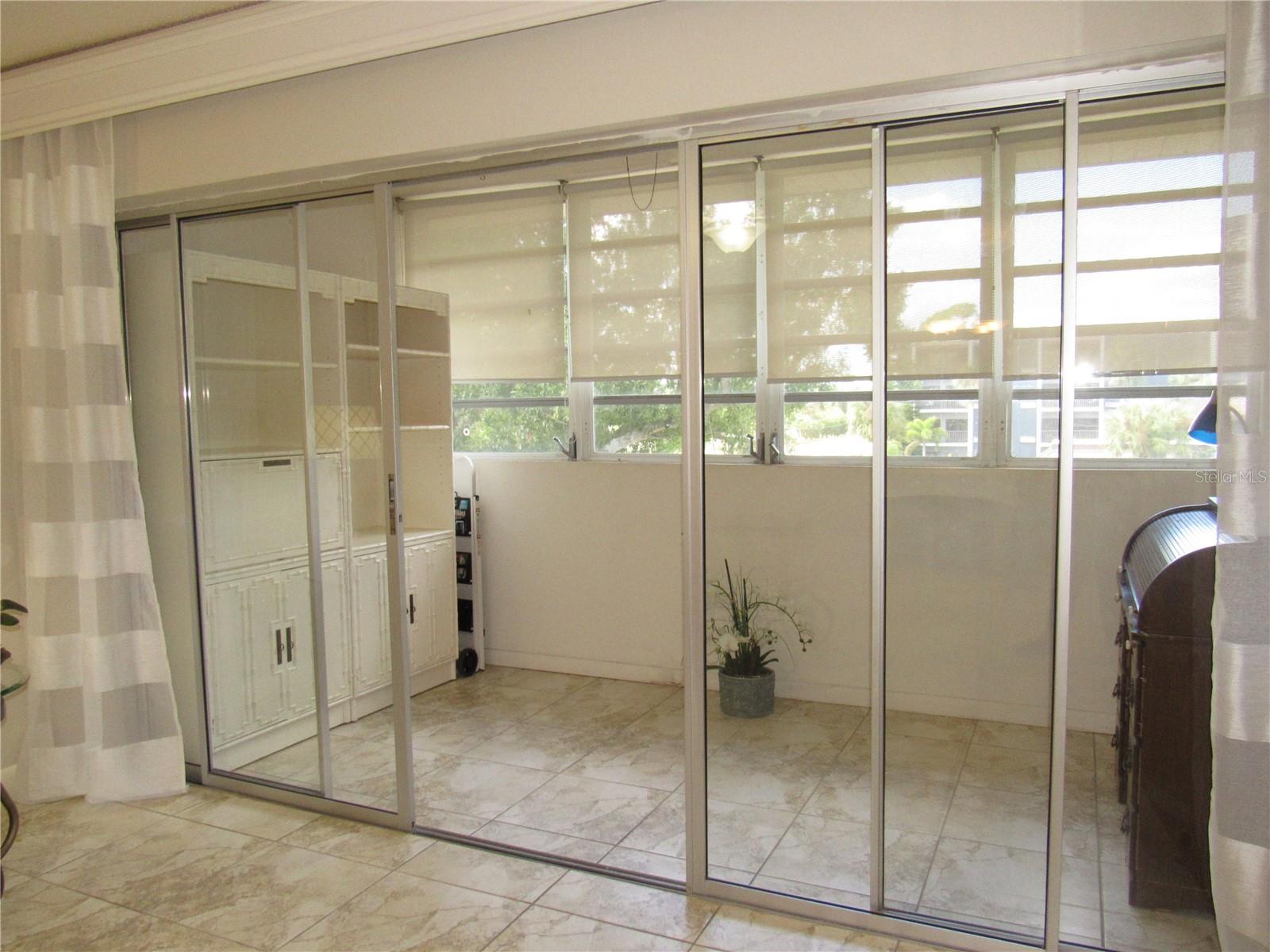 REGENCY HOUSE - Residential