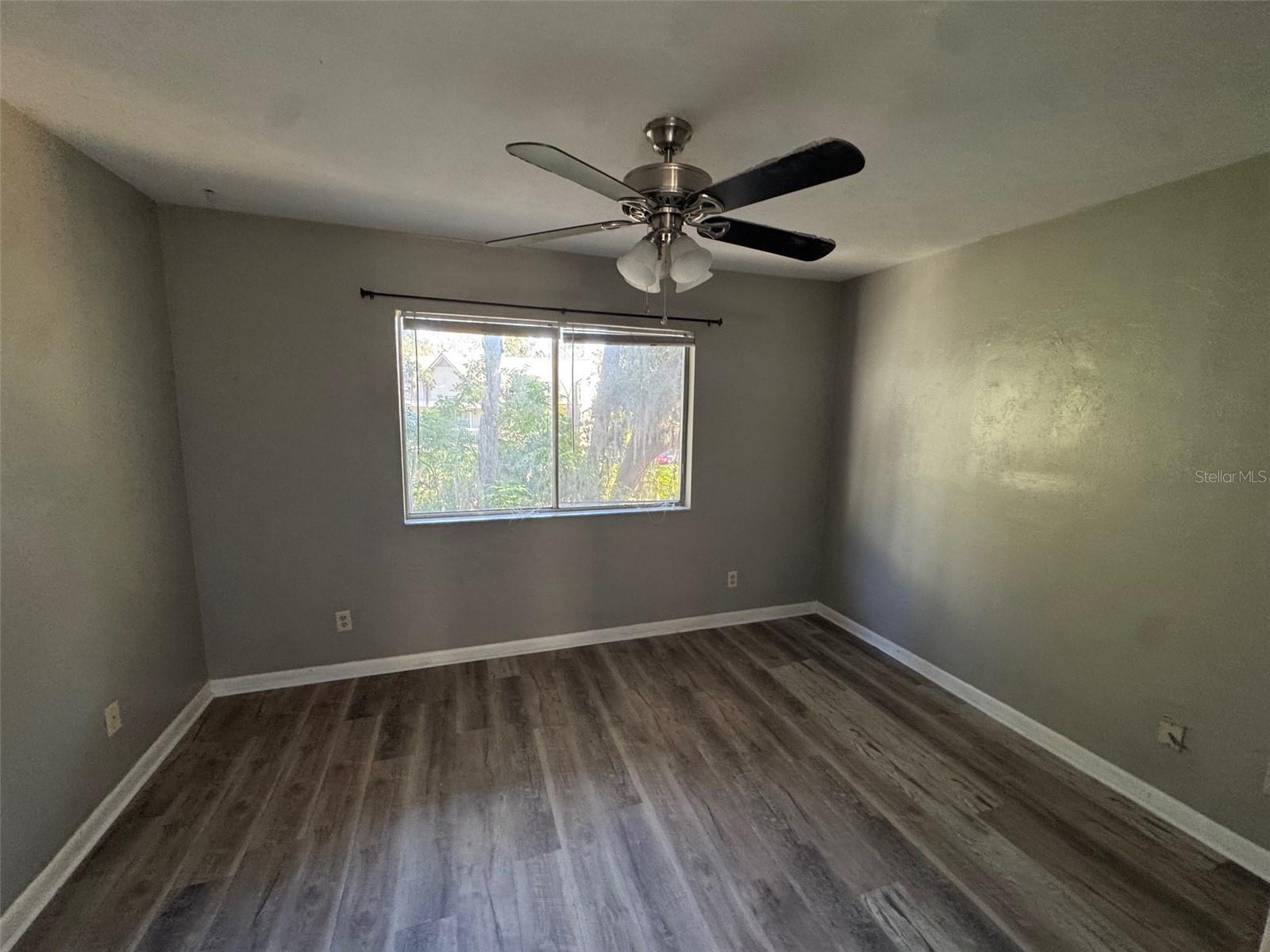 PICKWICK PARK CONDO - CONDO - Residential