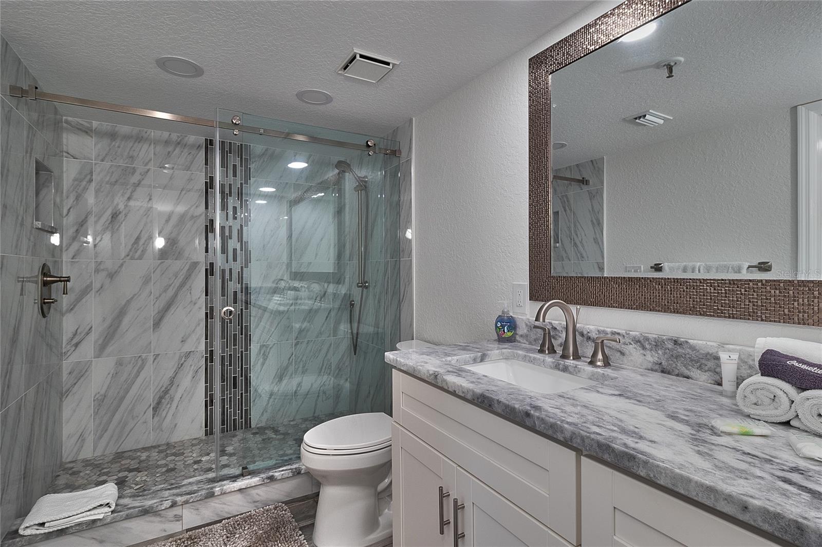 BEACH COTTAGE CONDO - Residential