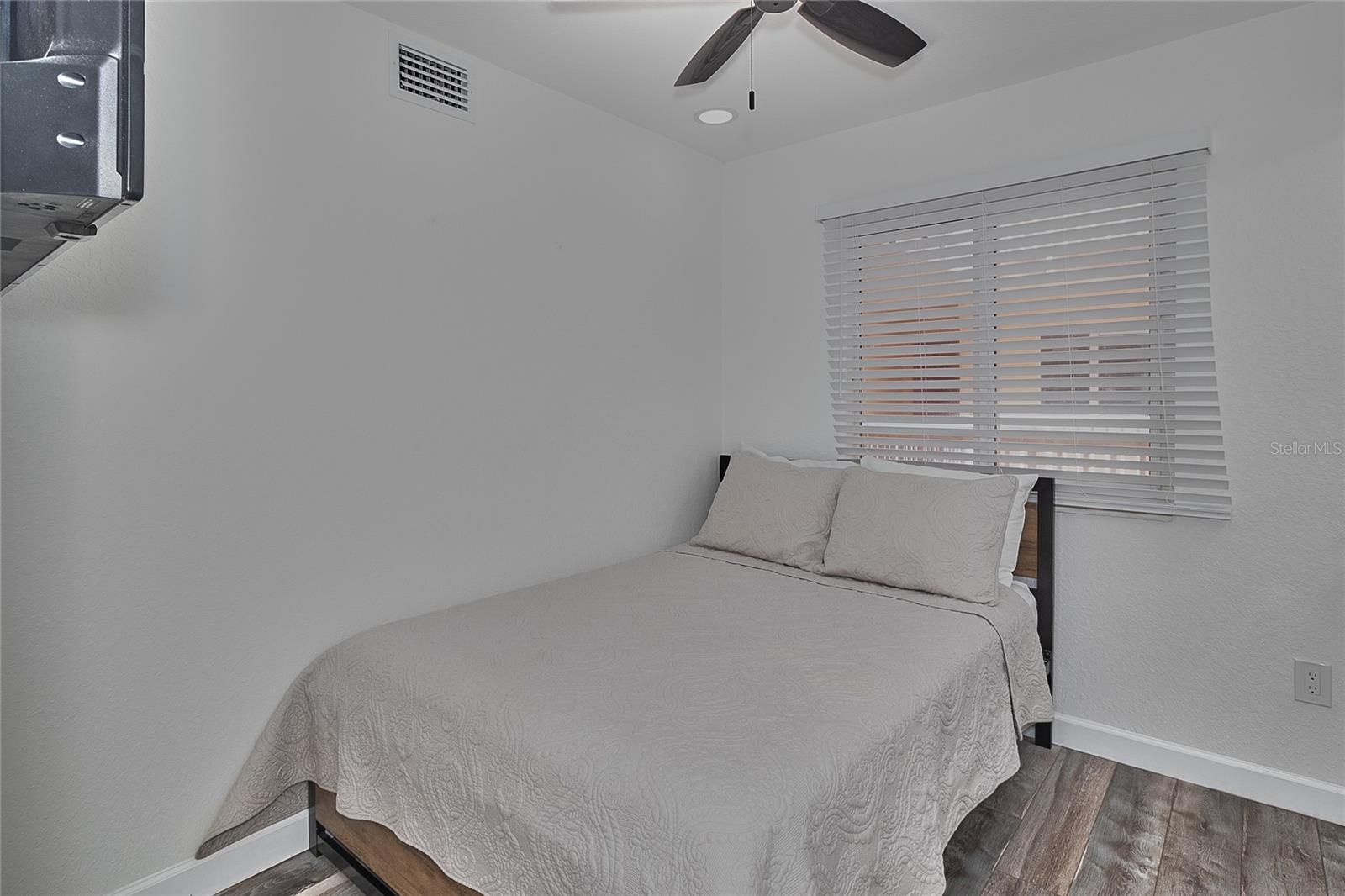 BEACH COTTAGE CONDO - Residential