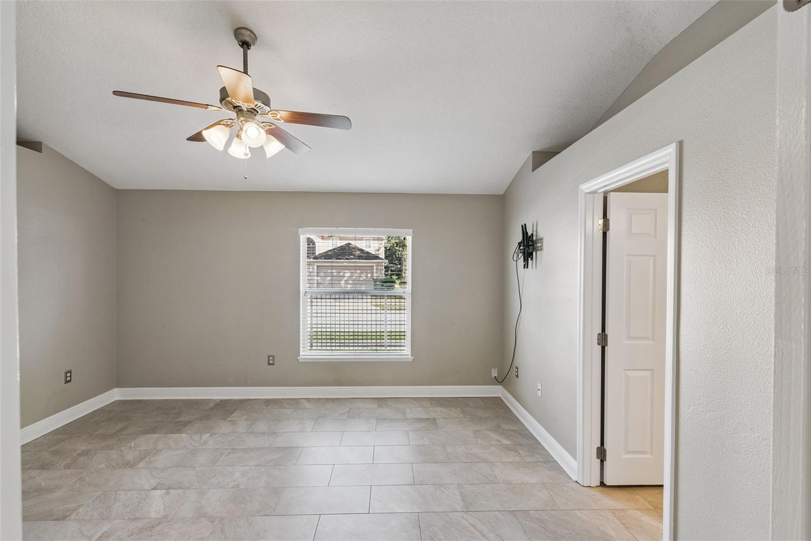 LEESBURG OVERLOOK AT LAKE GRIFFIN - Residential