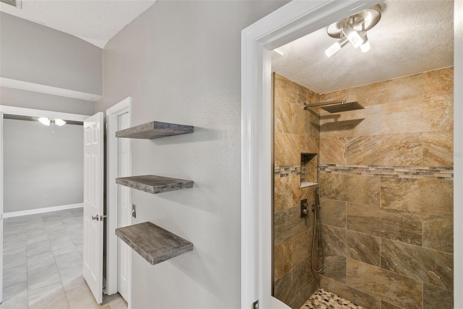 LEESBURG OVERLOOK AT LAKE GRIFFIN - Residential