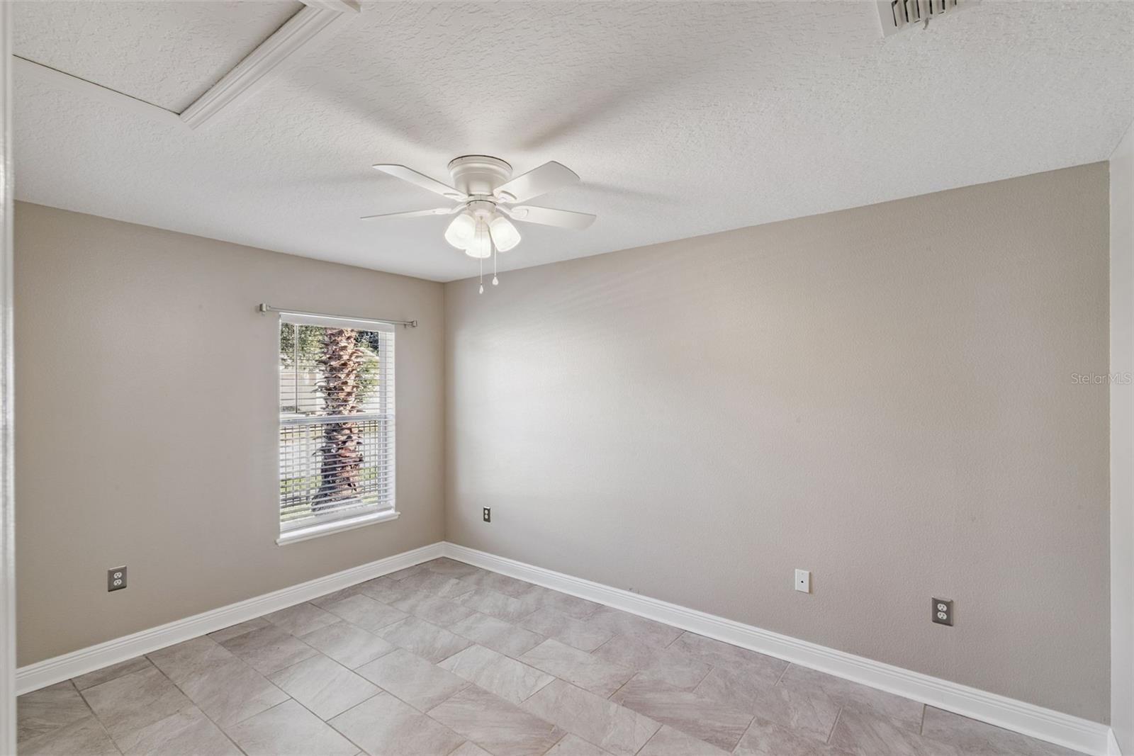 LEESBURG OVERLOOK AT LAKE GRIFFIN - Residential