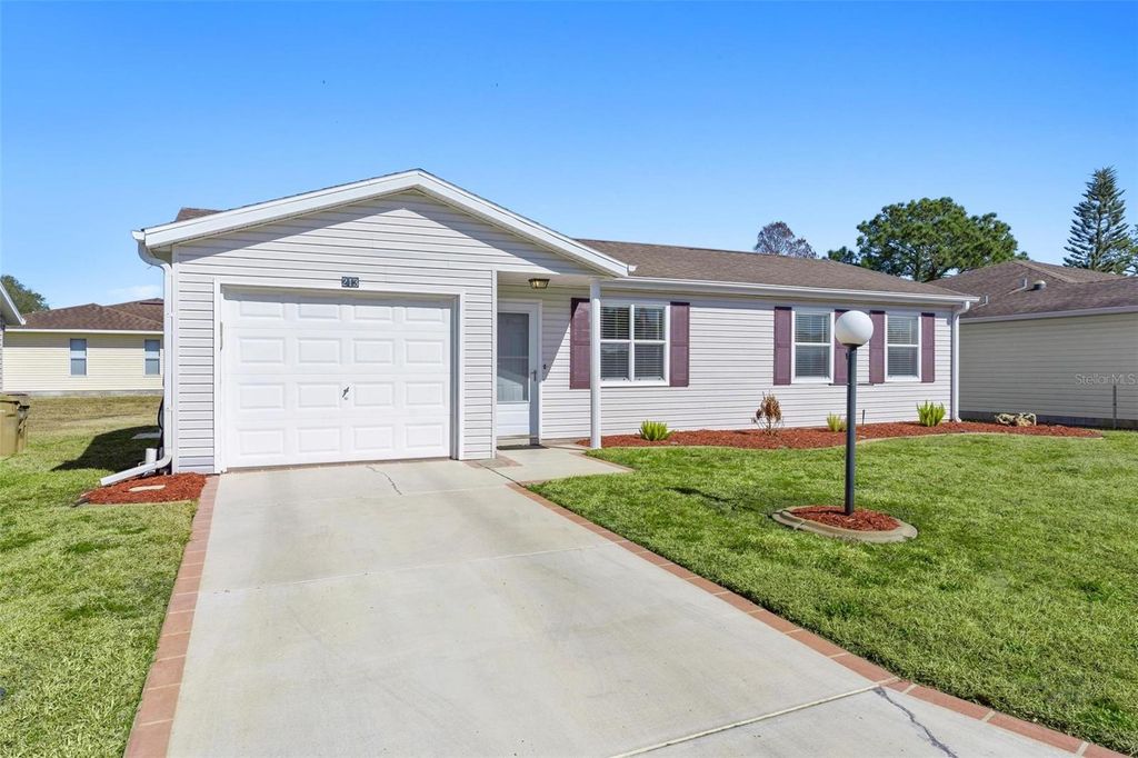 Photo of 213 Willow Brook Drive, Leesburg, FL 34748 (MLS # G5108003)