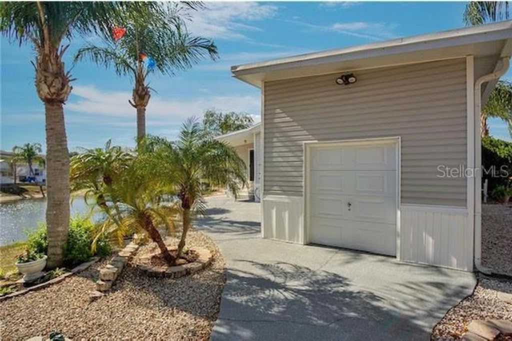 Photo of 200 Sky Crest Loop, Davenport, FL 33837 (MLS # R4910868)