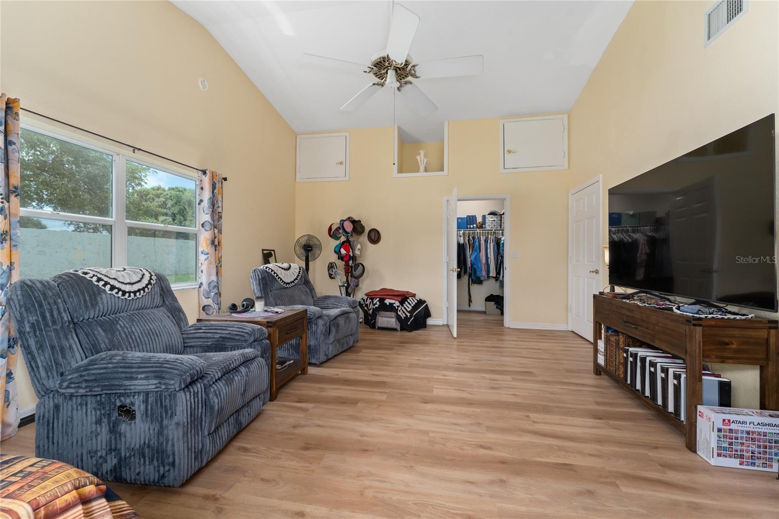 EAST VIEW PKWY - Residential