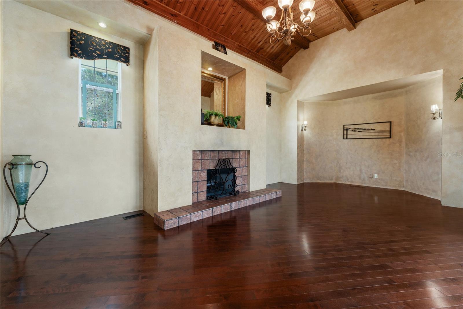 EAST VIEW PKWY - Residential