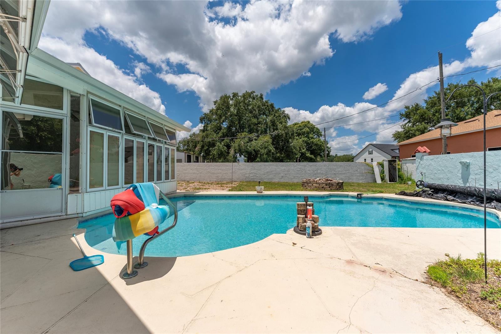 EAST VIEW PKWY - Residential