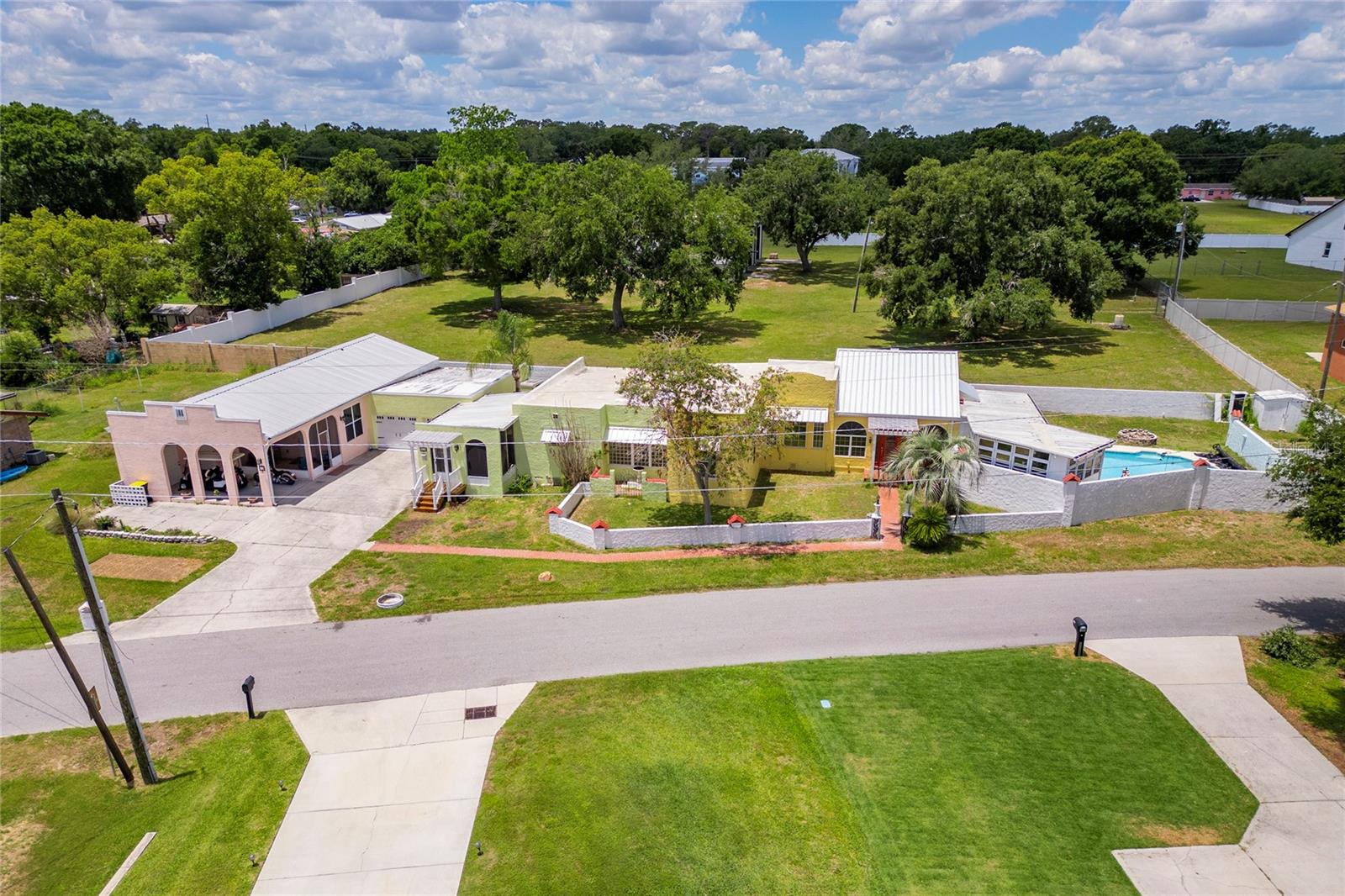 EAST VIEW PKWY - Residential