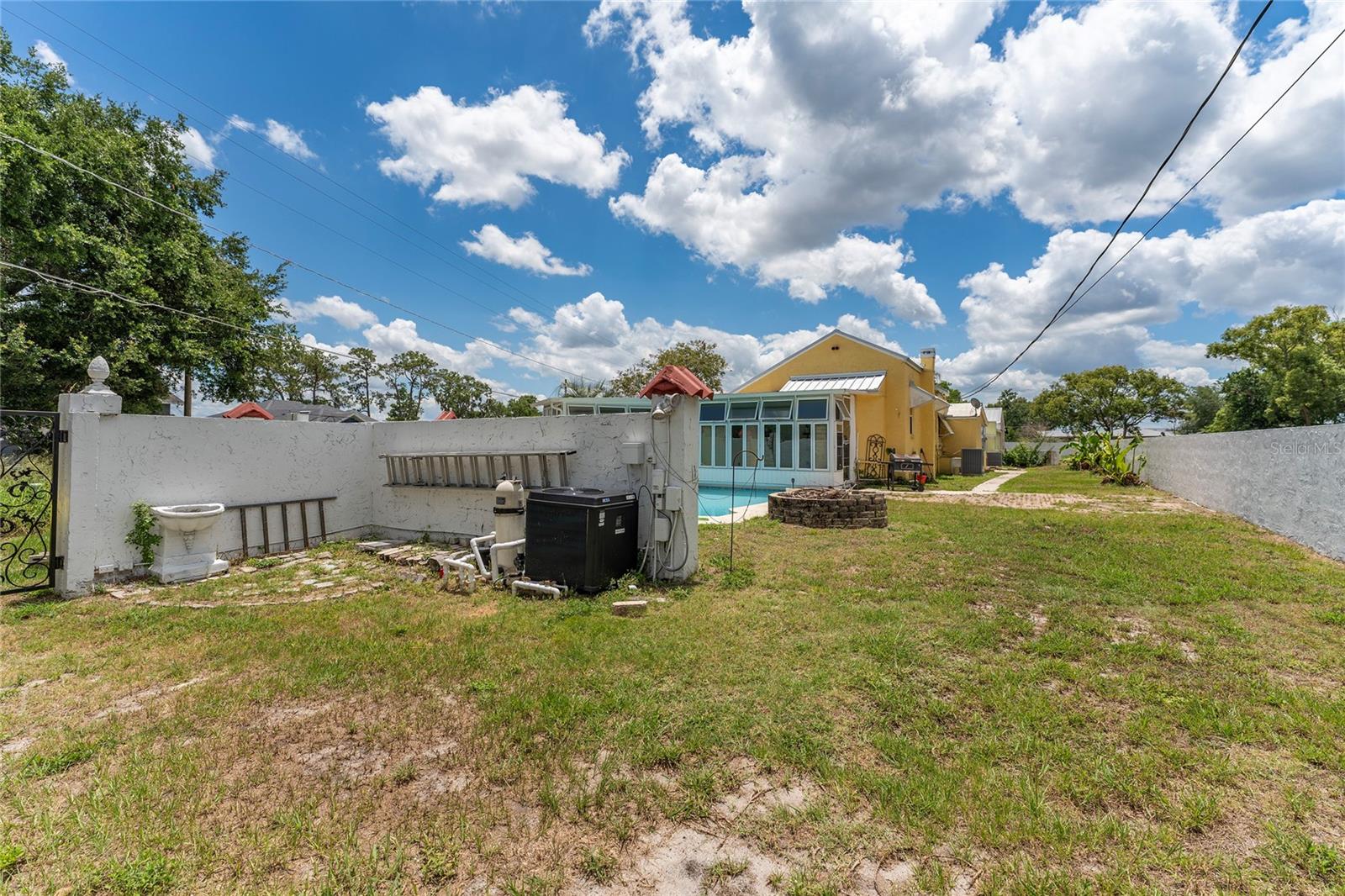 EAST VIEW PKWY - Residential
