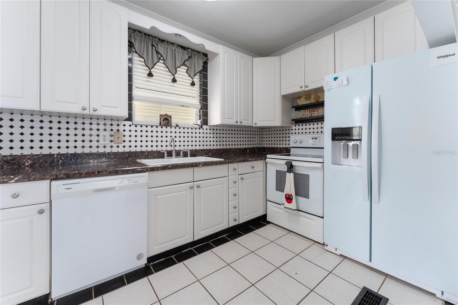 EAST VIEW PKWY - Residential